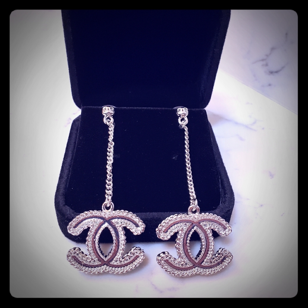 Vtg Coco Chanel silver drop hanging earrings
